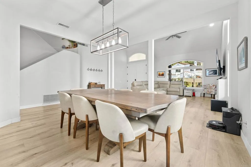 https://cdn.realtyfeed.com/cdn/127/306665383/f47776fe85afa3576c28e216ba2047f6.webp