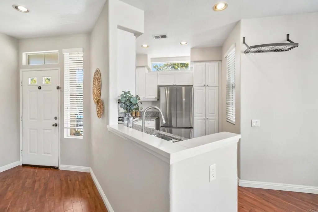 https://cdn.realtyfeed.com/cdn/127/306665572/6cb1a5fff71aead7a958034774b3b735.webp
