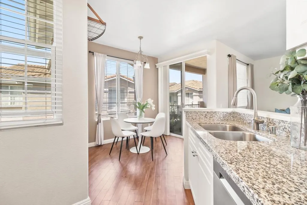 https://cdn.realtyfeed.com/cdn/127/306665572/f61621874a2222bebba7f71b617d09b9.webp