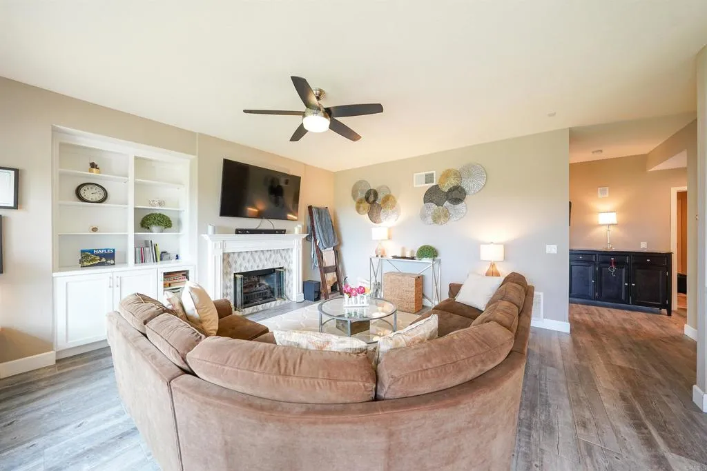 https://cdn.realtyfeed.com/cdn/127/306665574/f60e8d27bdea8de2672ca0ef96679a8c.webp