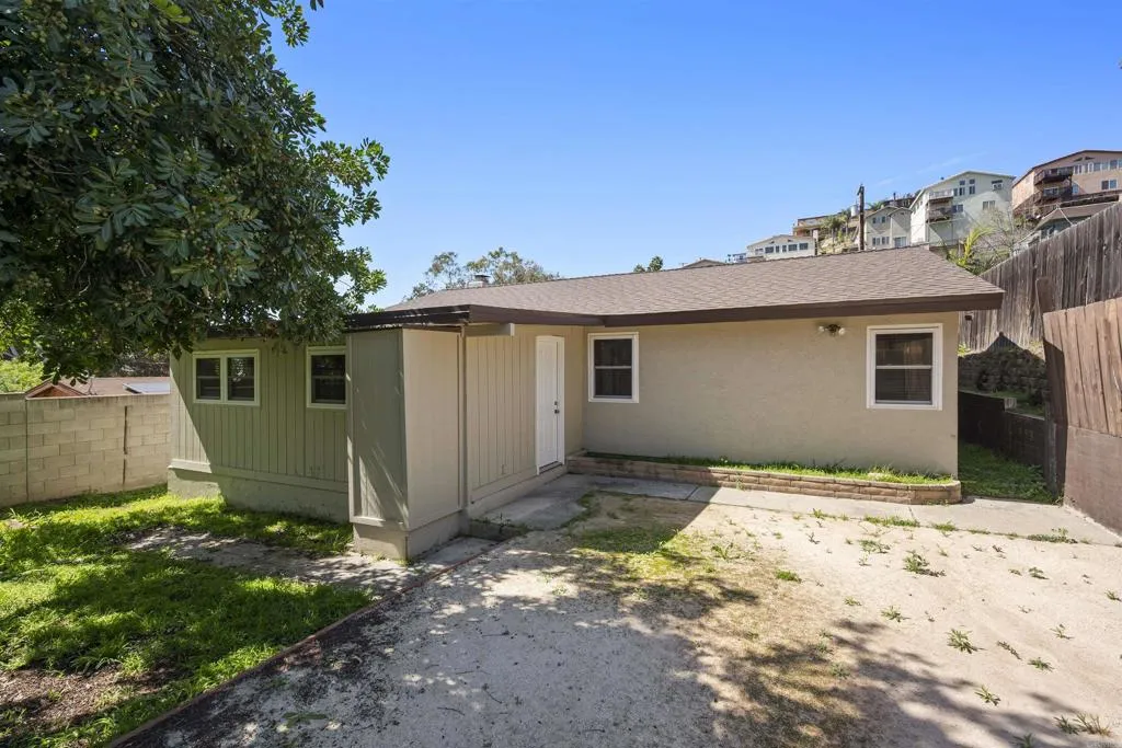 https://cdn.realtyfeed.com/cdn/127/306665592/514445413c0aa5c51eaff4b1be3420bd.webp