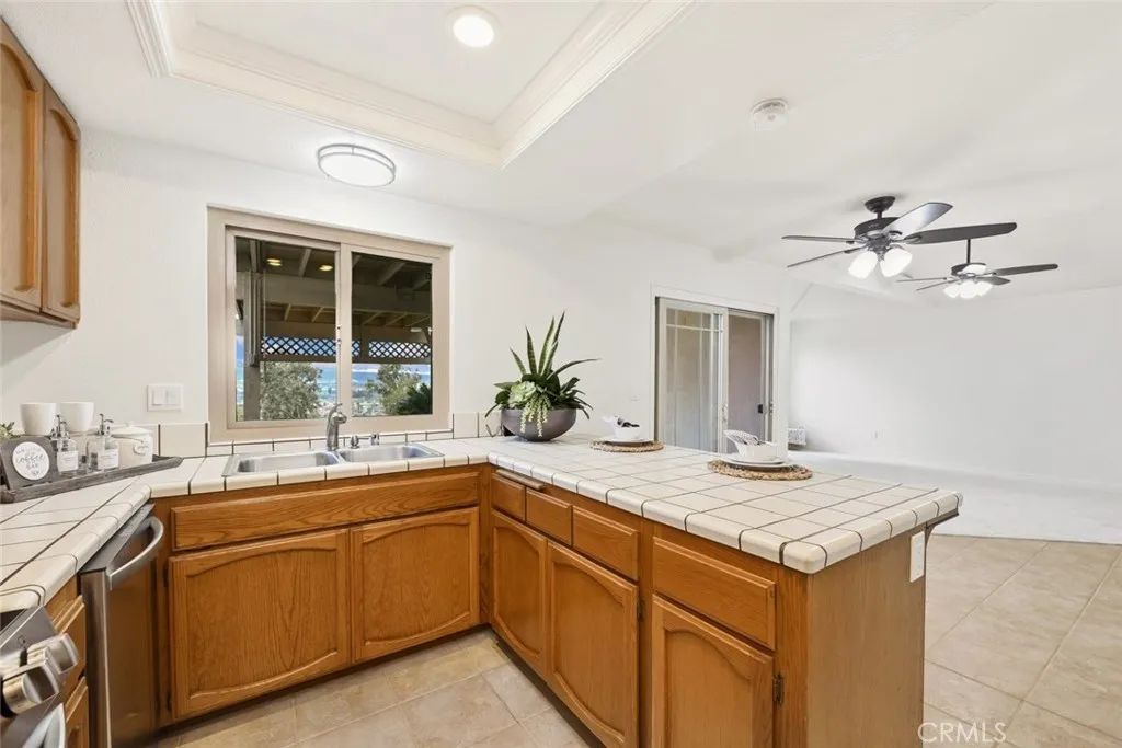 https://cdn.realtyfeed.com/cdn/127/306665607/bf9143eda4b8276c7e0bcbac4b824c55.webp