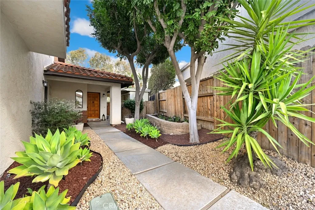 https://cdn.realtyfeed.com/cdn/127/306665607/f2569701ecf04adb583ffbf8cc4a0733.webp