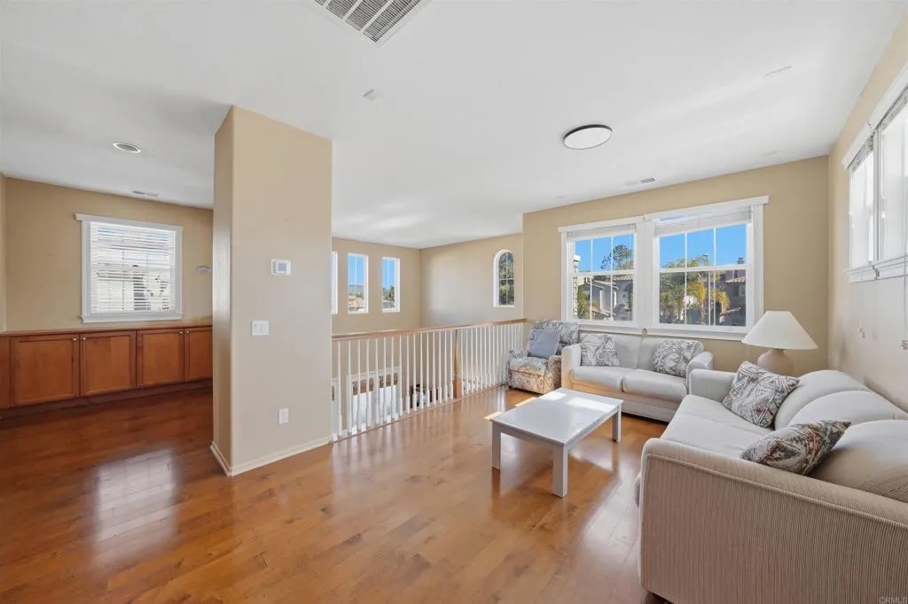 https://cdn.realtyfeed.com/cdn/127/306665619/0c97c9db383d73287a3ac4011e326166.webp