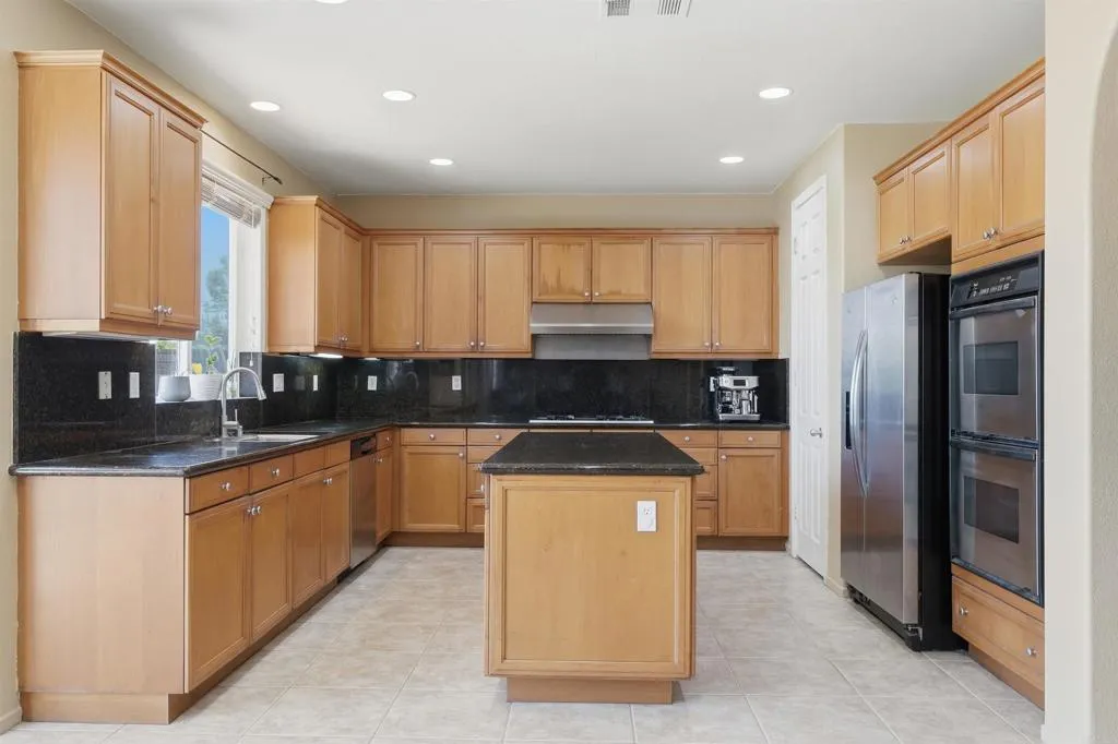 https://cdn.realtyfeed.com/cdn/127/306665619/fe895a849d52e4a136650c9a4f7a0118.webp