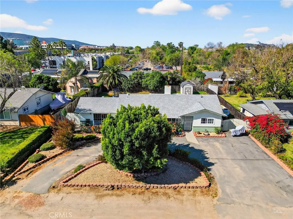 https://cdn.realtyfeed.com/cdn/127/306665651/5fc1a381217f3b0f8f8297b933a4be07.webp