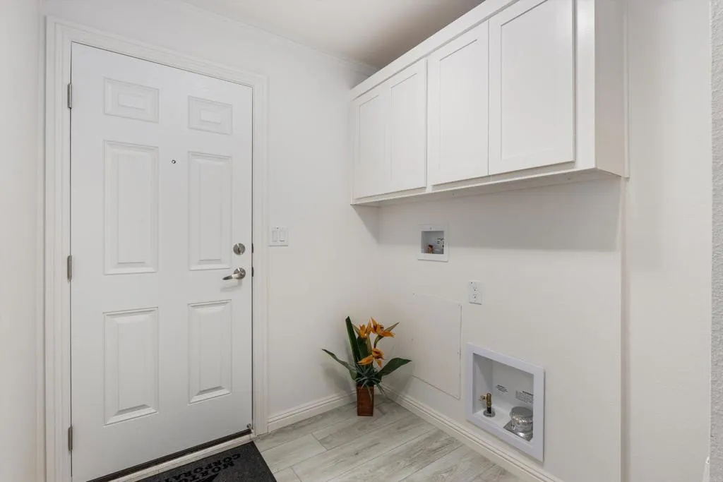 https://cdn.realtyfeed.com/cdn/127/306665685/049b26a679d411f7e0d32402b92b51bb.webp