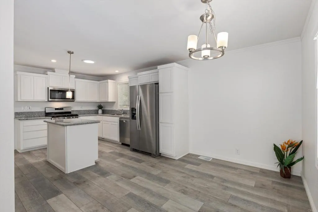https://cdn.realtyfeed.com/cdn/127/306665685/879ad45d464f4fc8b691db2019169b73.webp