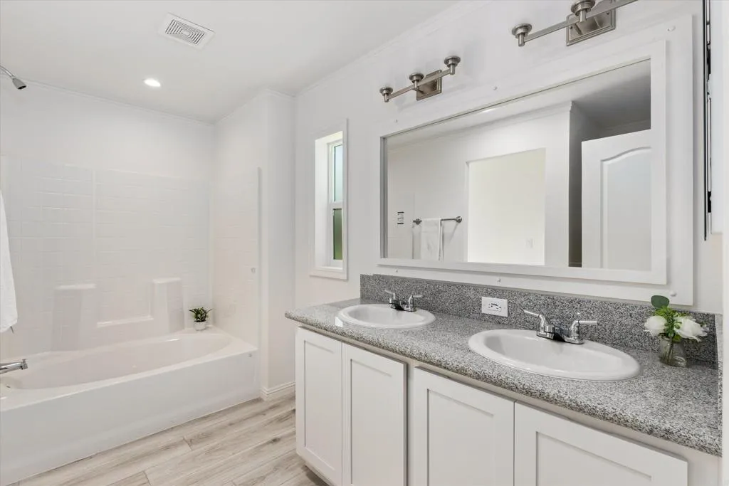 https://cdn.realtyfeed.com/cdn/127/306665685/f701c9f43c807334353da93ae628c02e.webp