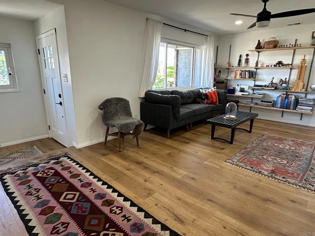 https://cdn.realtyfeed.com/cdn/127/306665704/8352125af57c3af30a2817776c7c7841.webp