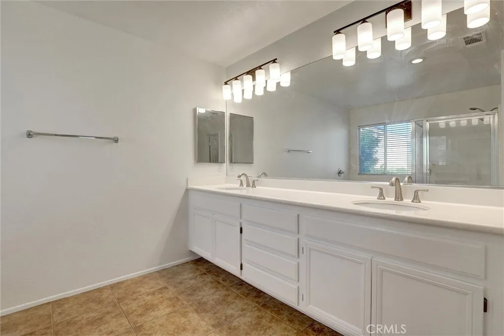 27 Ohio, Irvine, CA, 92606