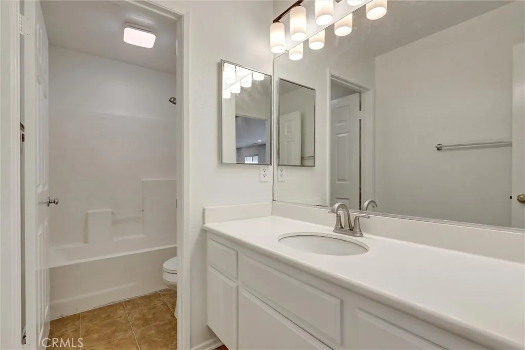 27 Ohio, Irvine, CA, 92606