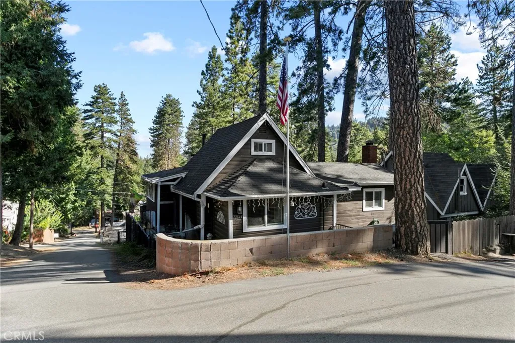 Crestline, CA 92325