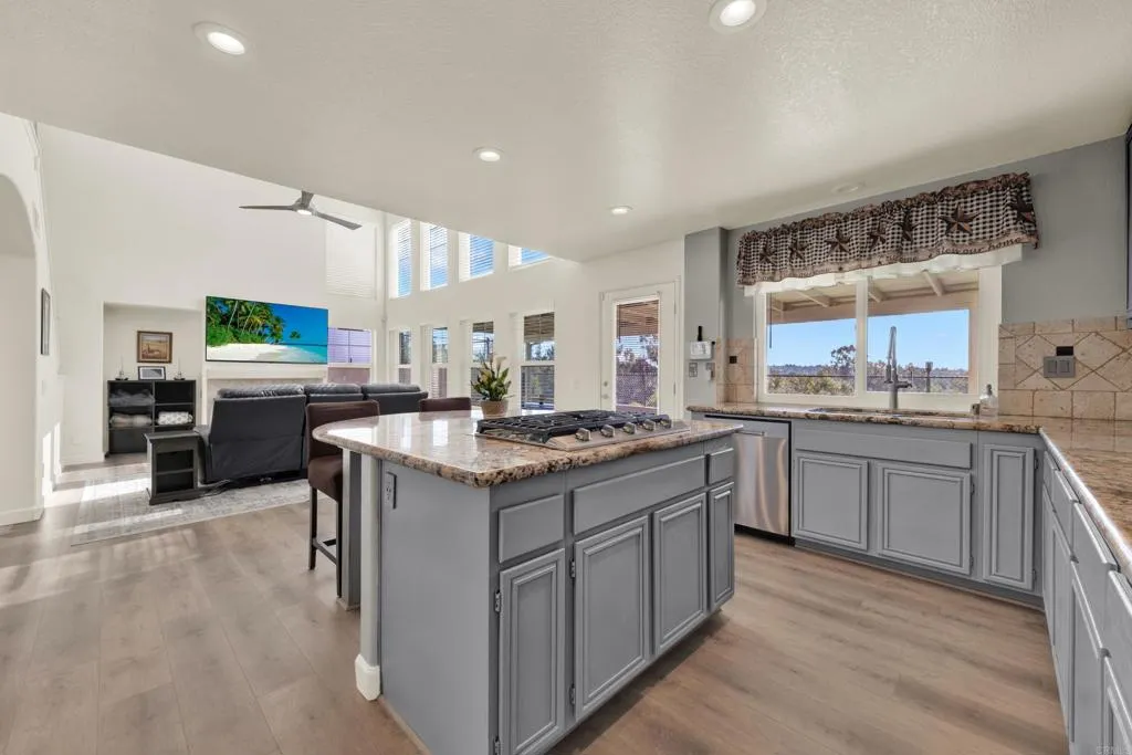 https://cdn.realtyfeed.com/cdn/127/306665777/074ff10ab194e93cd7453bb65bb95a57.webp