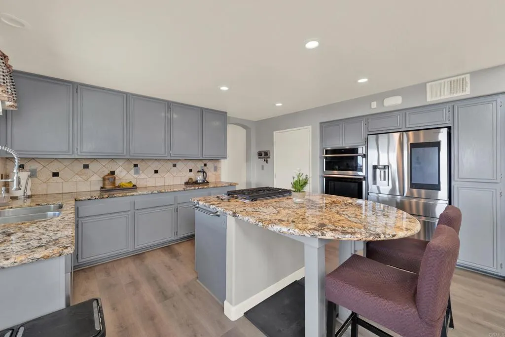 https://cdn.realtyfeed.com/cdn/127/306665777/4cebe39ac53d51e80d09d4c9de789fbe.webp