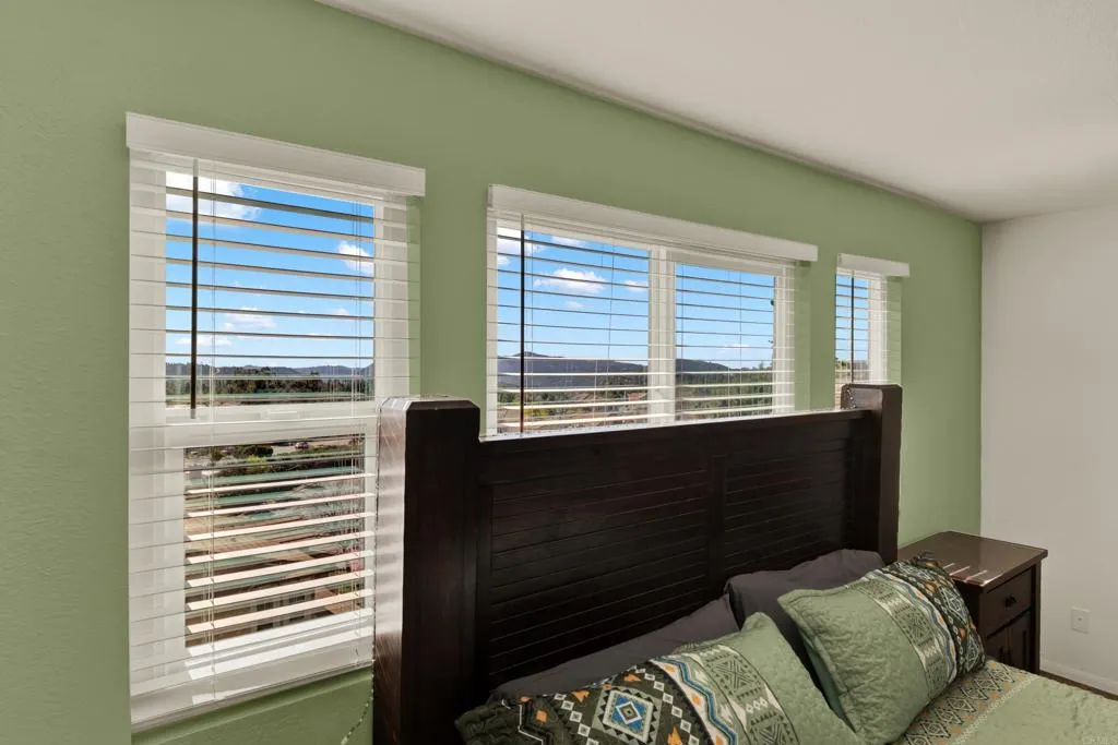 https://cdn.realtyfeed.com/cdn/127/306665777/651c9d68becc94a108188378702e3f36.webp