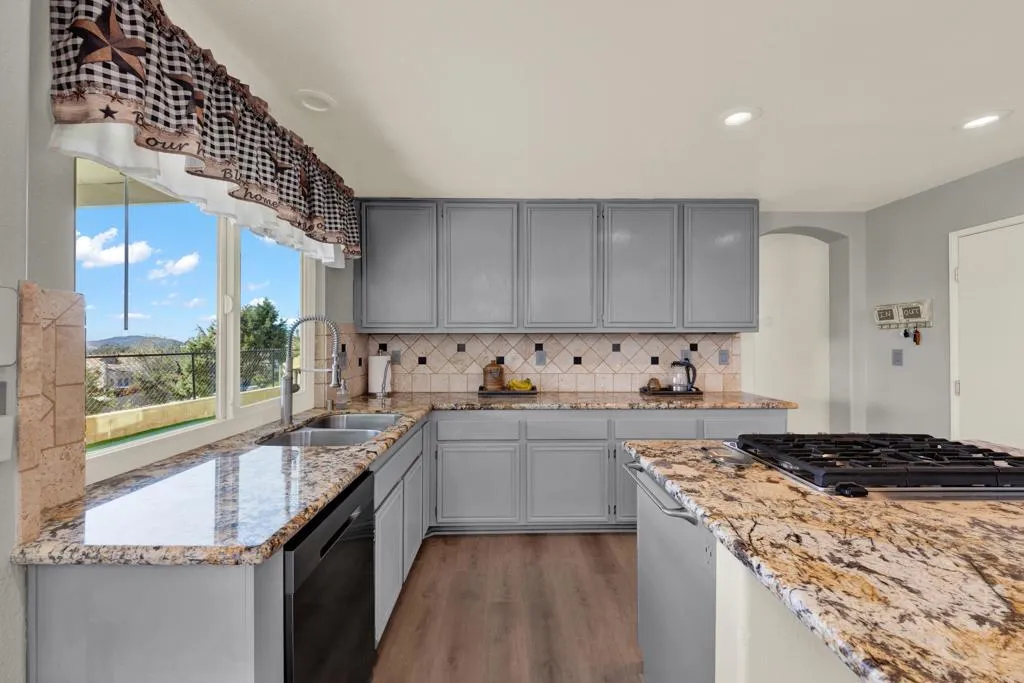 https://cdn.realtyfeed.com/cdn/127/306665777/db080e68224ddaf4fd015d55af2f9dde.webp