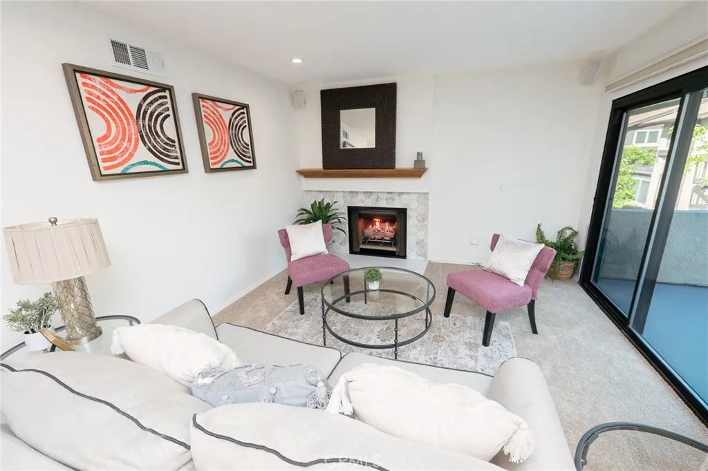North Hollywood, CA 91606