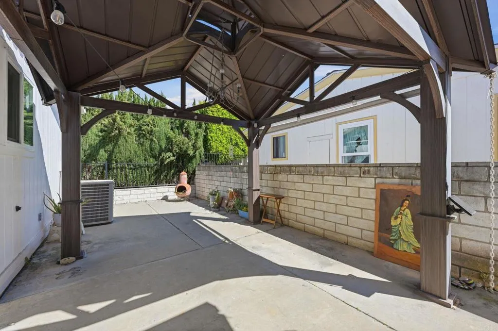 https://cdn.realtyfeed.com/cdn/127/306665871/32bd10821d2003b9ed2ab88d3f111e30.webp