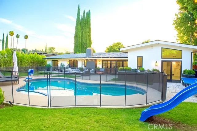 Woodland Hills, CA 91364