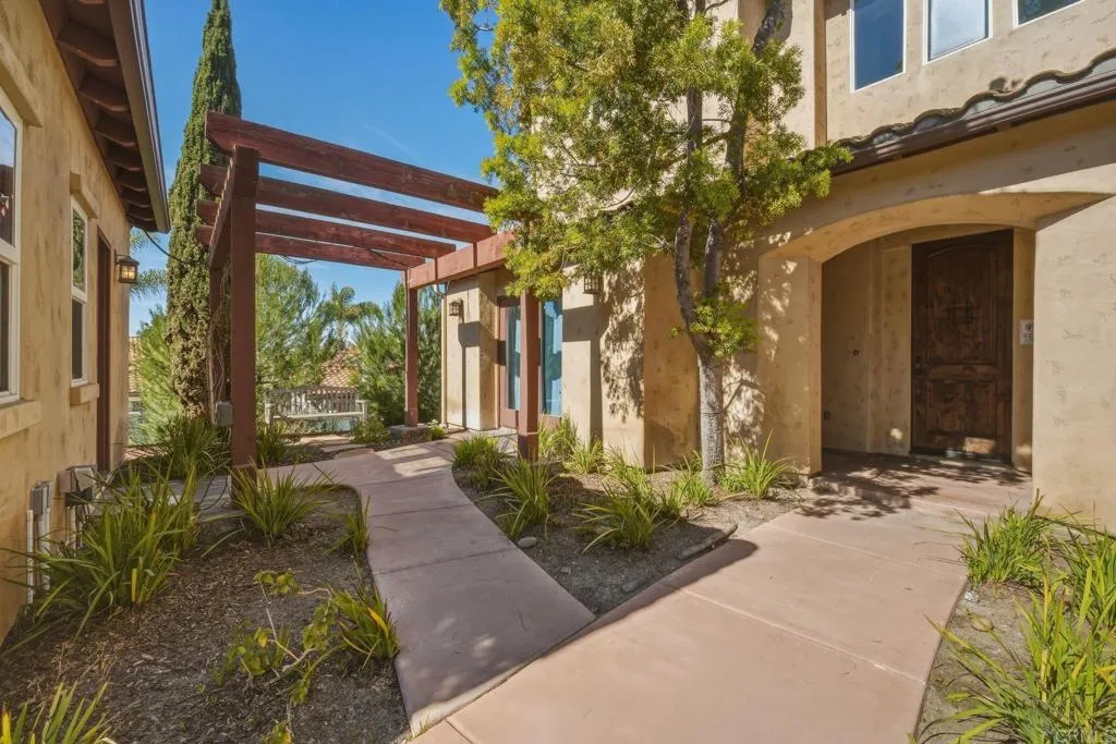 https://cdn.realtyfeed.com/cdn/127/306665926/0c6eaf9d09f8f51b5d3fc6acc278d031.webp