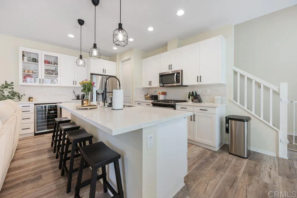 https://cdn.realtyfeed.com/cdn/127/306665939/f06142f90914d87dc14f7fc67819bf26.webp