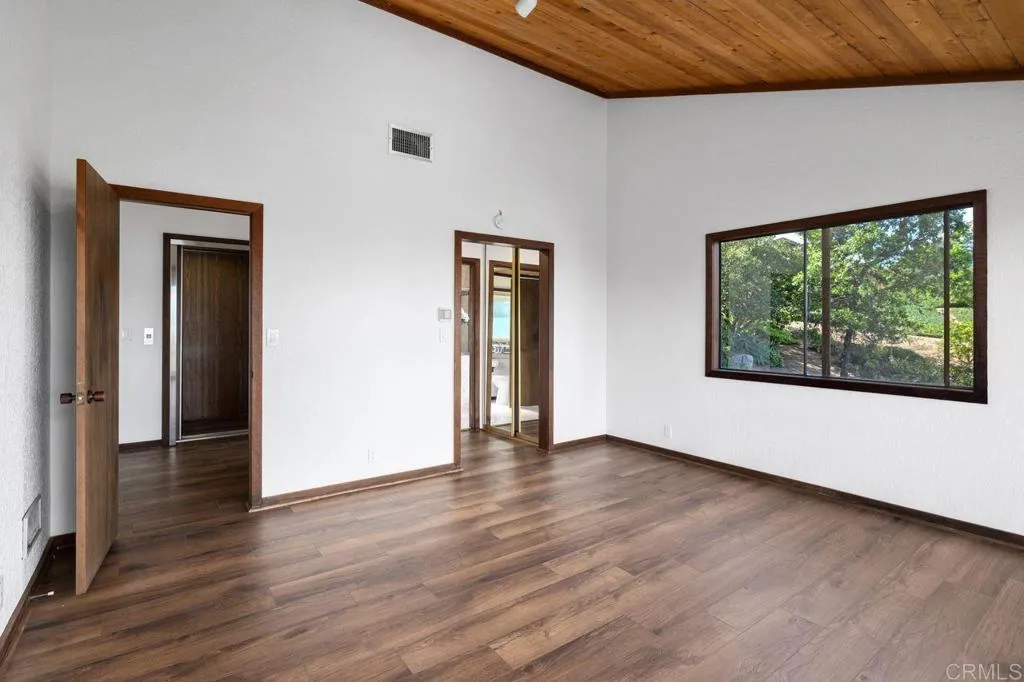 https://cdn.realtyfeed.com/cdn/127/306666007/518d11a4b8f7eb0eb89ef782a067e168.webp
