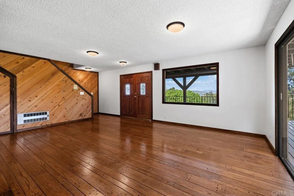 https://cdn.realtyfeed.com/cdn/127/306666007/98e010d968cbd1f736f0b1404dbd1465.webp