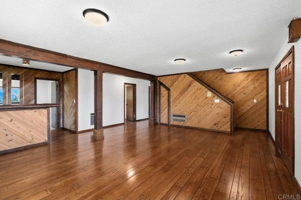 https://cdn.realtyfeed.com/cdn/127/306666007/b15b6358c91823aa9e87b707cf21e82b.webp