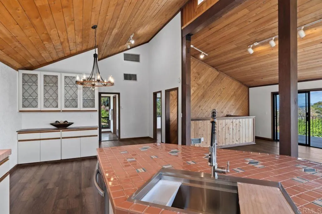 https://cdn.realtyfeed.com/cdn/127/306666007/d8e606de1595f363049006ef2f999d4a.webp