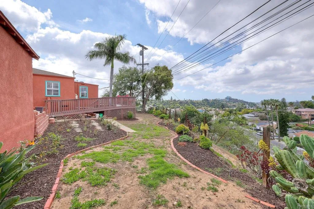 https://cdn.realtyfeed.com/cdn/127/306666011/ccb80a769232222e73ee139cff5981a9.webp