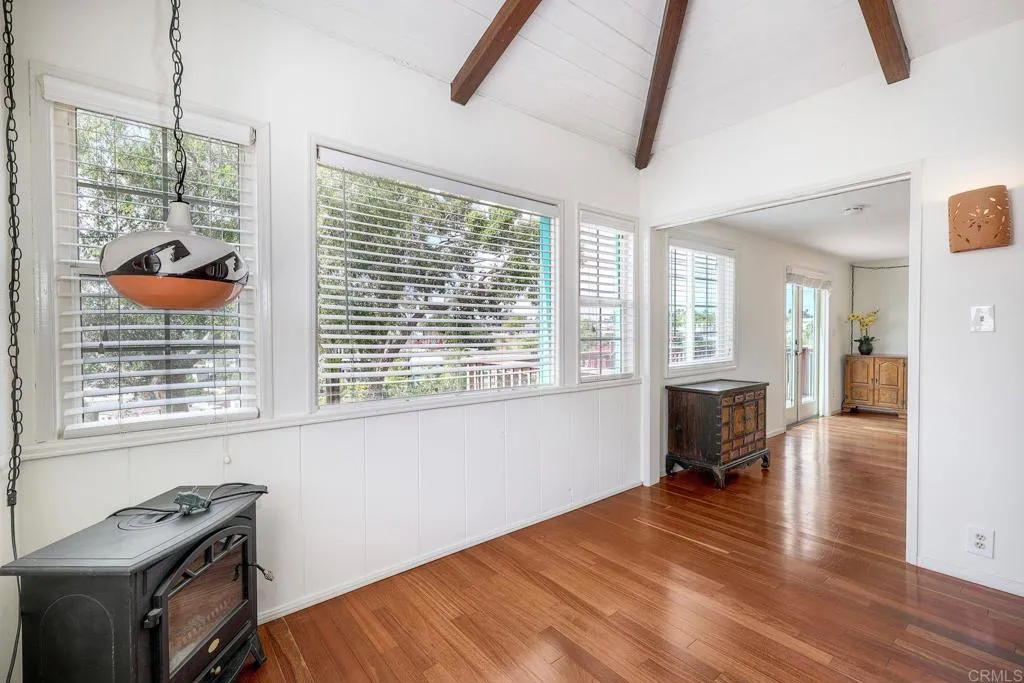 https://cdn.realtyfeed.com/cdn/127/306666011/cf4d3150a0d4680a2112532e794f7c39.webp