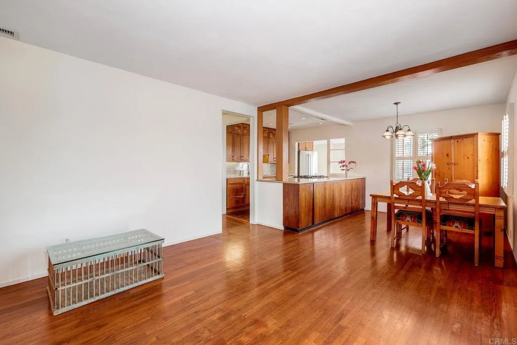 https://cdn.realtyfeed.com/cdn/127/306666011/d7874d63b35f1f82678ce915a6afcff8.webp