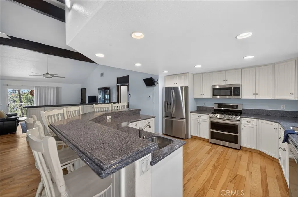 https://cdn.realtyfeed.com/cdn/127/306666018/0ec1d2174b3b36e29bf18c46982d2518.webp