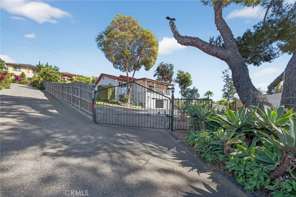 https://cdn.realtyfeed.com/cdn/127/306666018/3b1b842e240499fd6ced97eace35341c.webp