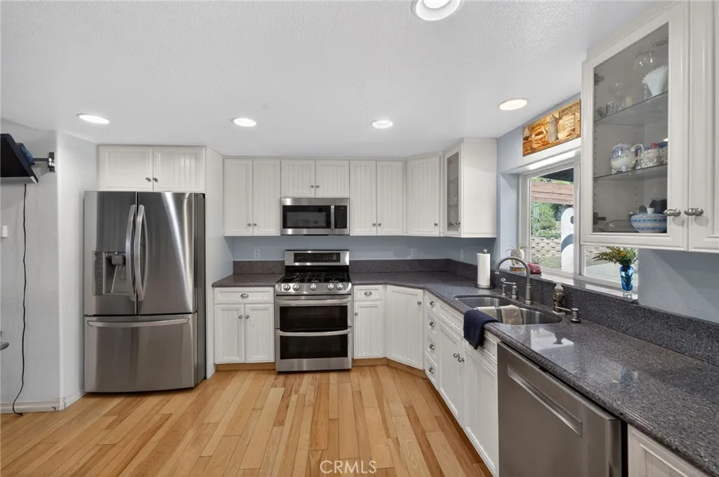 https://cdn.realtyfeed.com/cdn/127/306666018/4735058fd82924fbd4025dac95477904.webp