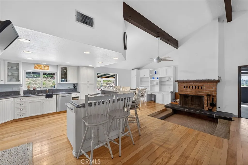 https://cdn.realtyfeed.com/cdn/127/306666018/584f58db0a7721ac0bcaa0e9e65851a4.webp