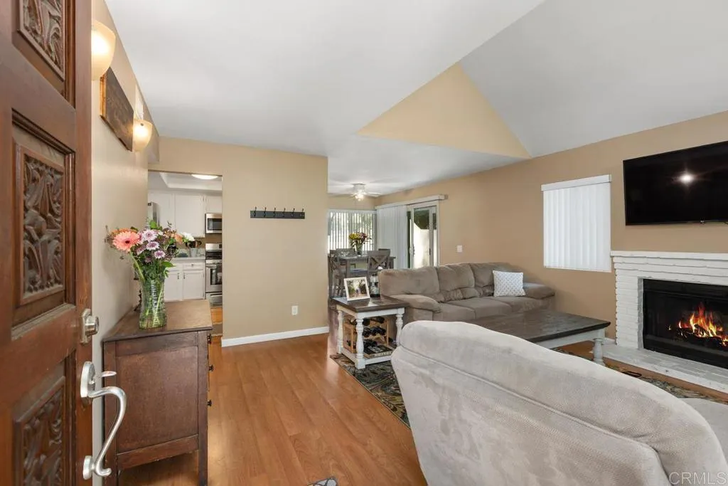 https://cdn.realtyfeed.com/cdn/127/306666030/af99a2881630151cdb0c21deff3093a2.webp
