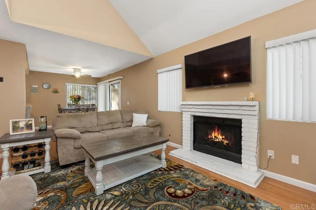 https://cdn.realtyfeed.com/cdn/127/306666030/f518940906657d03b67da32ad386bcf8.webp