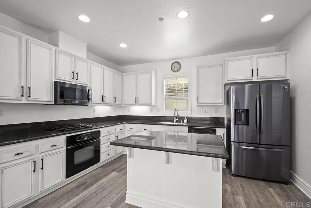 https://cdn.realtyfeed.com/cdn/127/306666060/5c4b5d7c1e984442001ee080a5290ef2.webp
