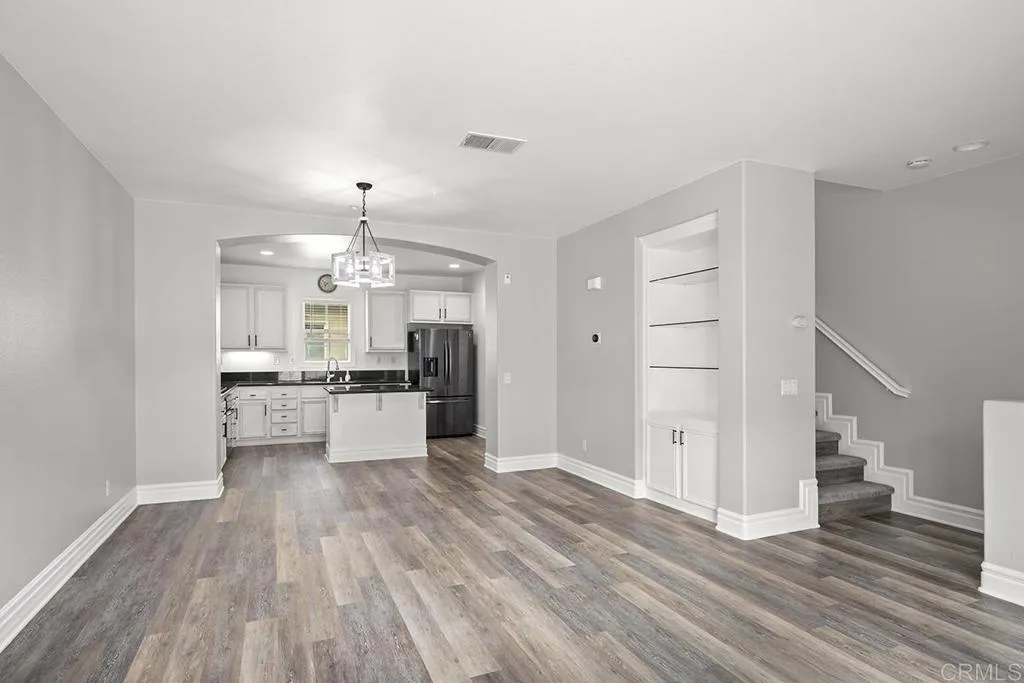 https://cdn.realtyfeed.com/cdn/127/306666060/c41df3714cf7df0eca1697734534bf32.webp