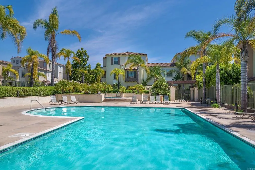 https://cdn.realtyfeed.com/cdn/127/306666060/ecbbfae297f69d538ab1762aea049168.webp