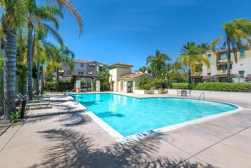 https://cdn.realtyfeed.com/cdn/127/306666060/f66ac914c329b6a0f776bca3462ad569.webp