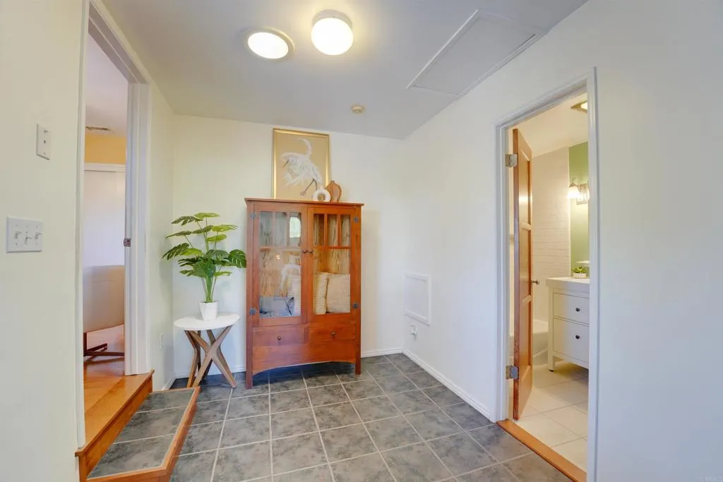 https://cdn.realtyfeed.com/cdn/127/306666061/471c8f85993c186f9ec9e1f723719770.webp