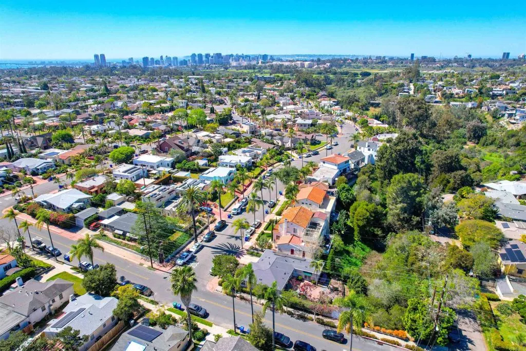https://cdn.realtyfeed.com/cdn/127/306666061/7f407311d6afae49a9c820d1a933b232.webp