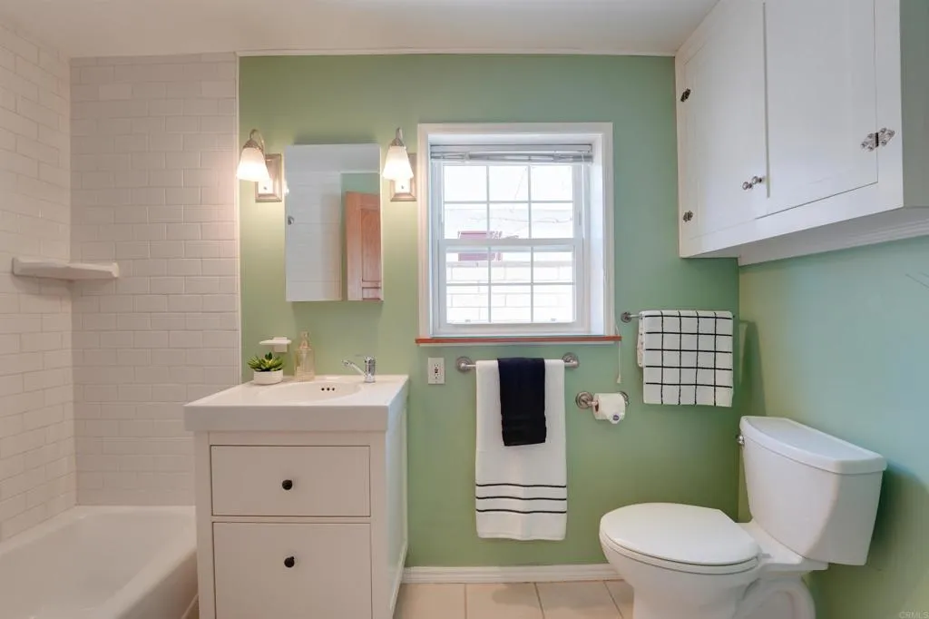 https://cdn.realtyfeed.com/cdn/127/306666061/a7a1b958fe4742299ba57e917b56c3cd.webp