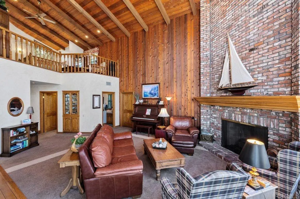 https://cdn.realtyfeed.com/cdn/127/306666130/04eda5ff9a173ca0c9f3c4bfcdbb0a2b.webp