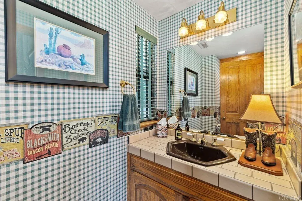 https://cdn.realtyfeed.com/cdn/127/306666130/2be343a36bf11cb65978f277034fd5d8.webp