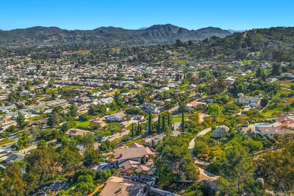 https://cdn.realtyfeed.com/cdn/127/306666130/542ab851dfab7430e01937a7e675ef45.webp