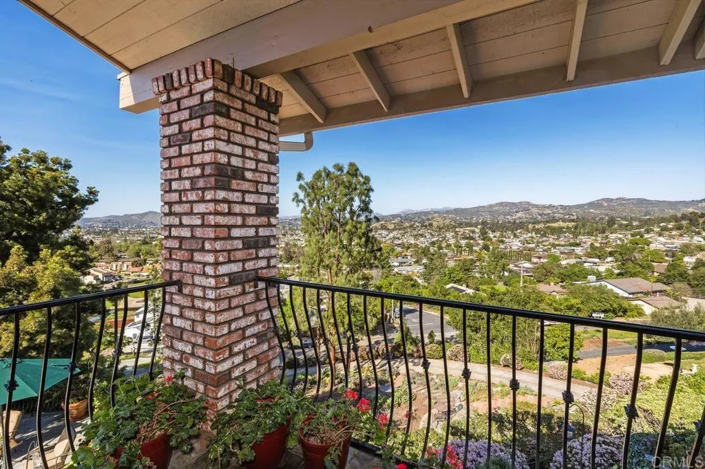https://cdn.realtyfeed.com/cdn/127/306666130/a49dc161f4bb3c11c25849d621069e49.webp
